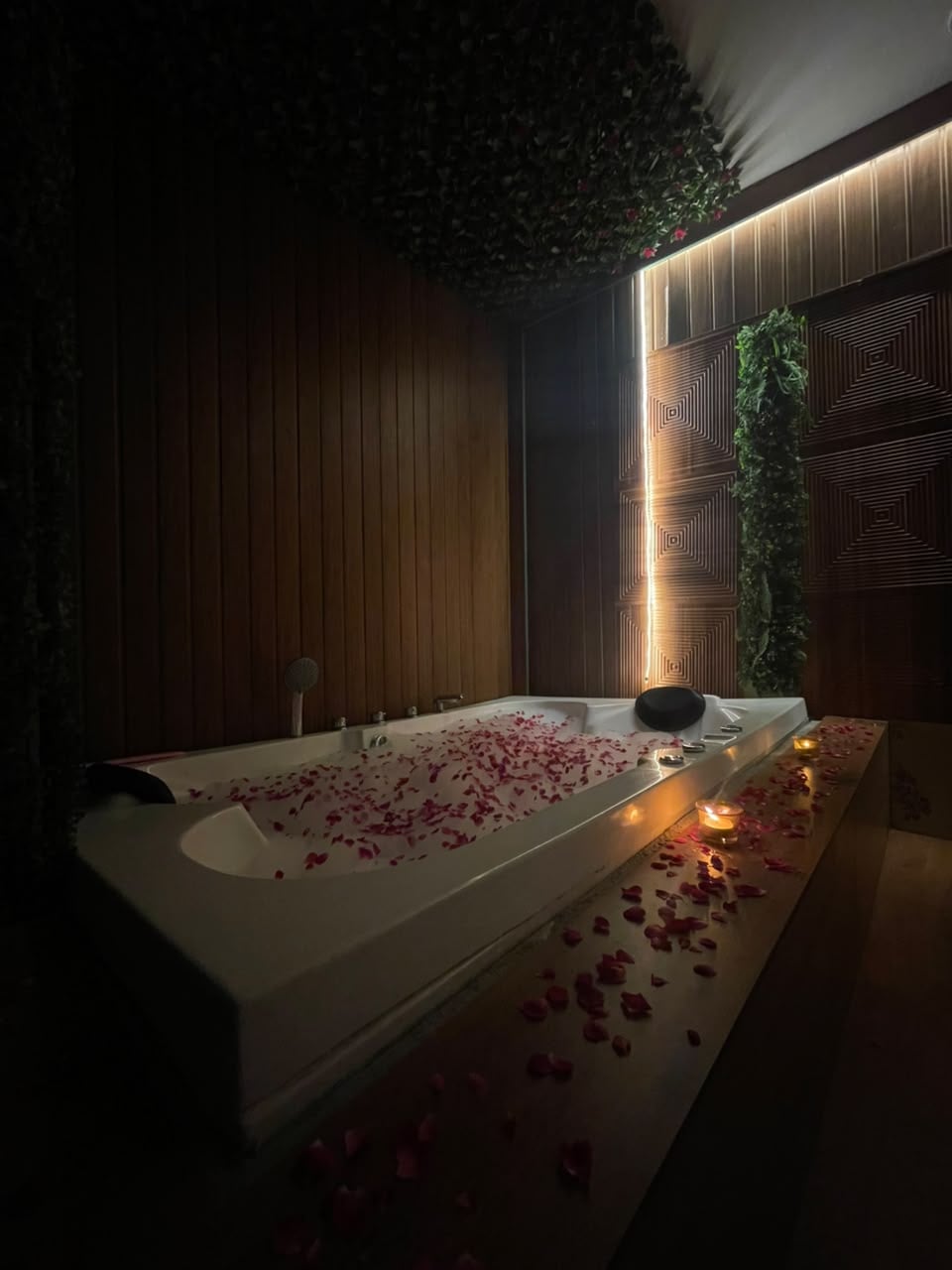 Private Jacuzzi with rose petals at Senses Wellness Spa